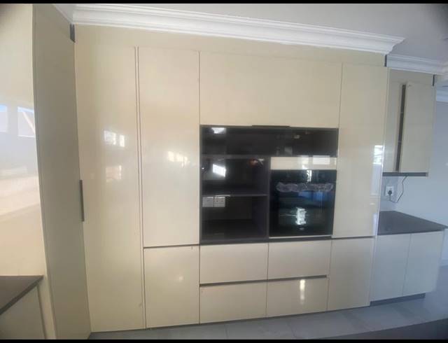 4 BEDROOM HOUSE FOR SALE IN AERORAND